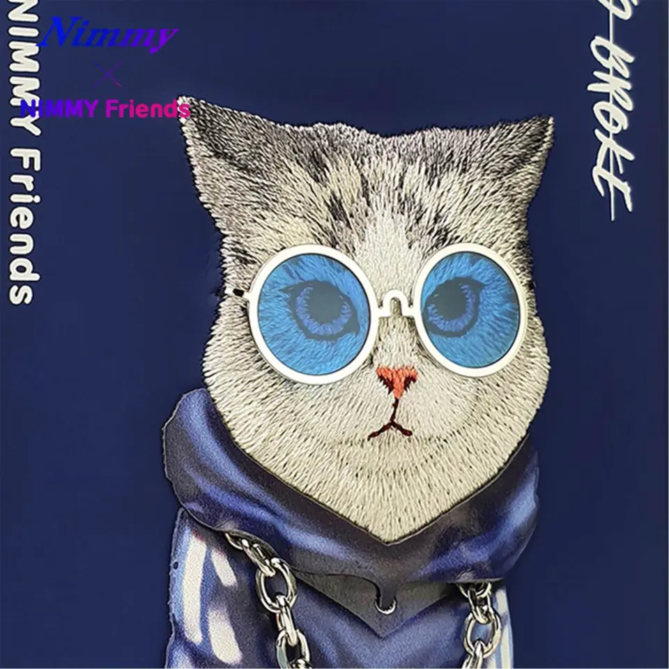NIMMY iPhone 14 Pro 3D Gerçek Nakış İşleme Kabartmalı Kedi Zincir Gözlük Detaylı Cool Glasses Kılıf
